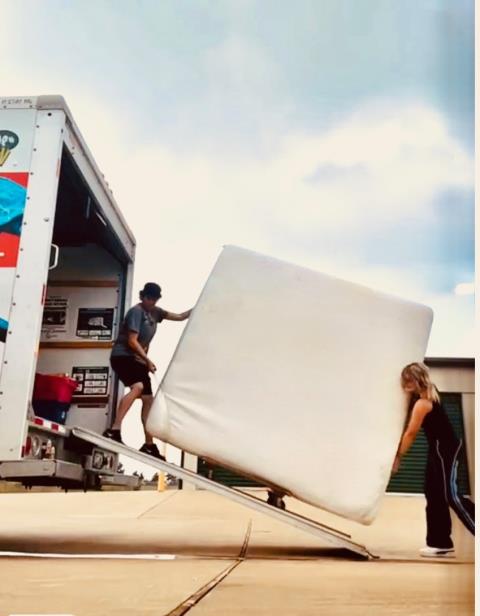 CASH moves profile image