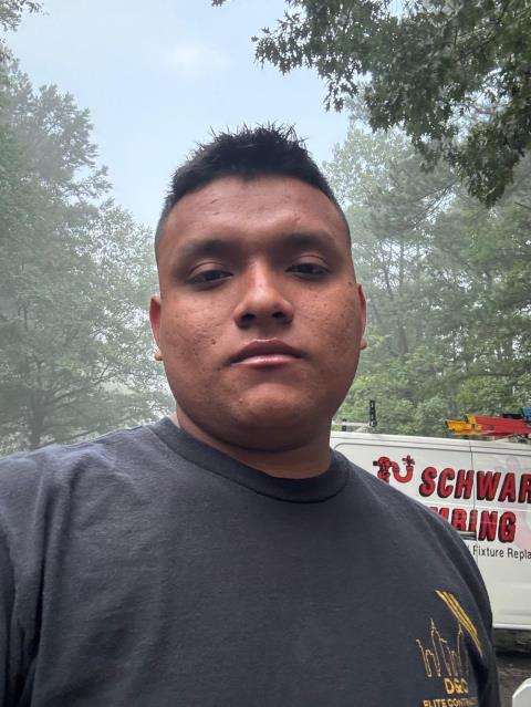 Fernadez moving LLC profile image