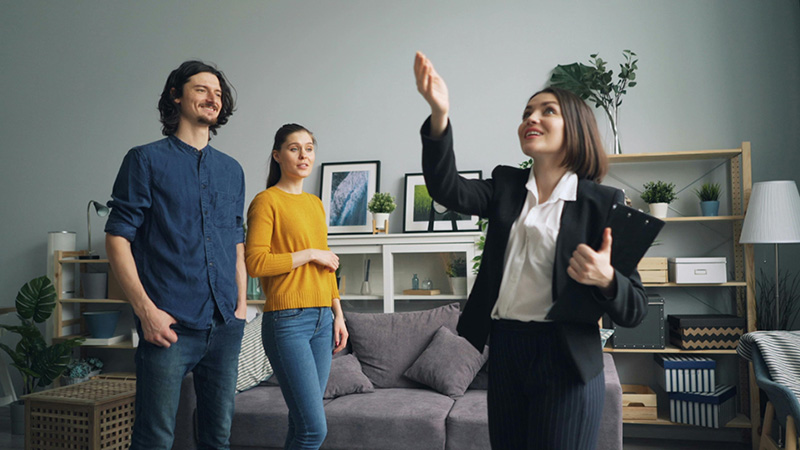 Why You Should Hire a Real Estate Agent to Sell Your Home